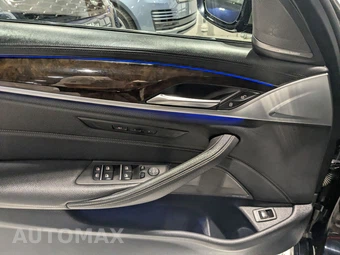 2020 BMW 5 Series Sedan M550i xDrive - miniatura 21