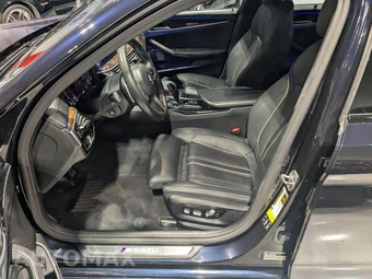 2020 BMW 5 Series Sedan M550i xDrive - miniatura 22
