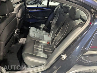 2020 BMW 5 Series Sedan M550i xDrive - miniatura 48