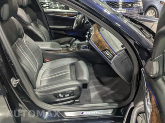2020 BMW 5 Series Sedan M550i xDrive - miniatura 58
