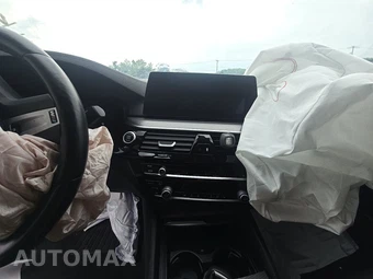 2020 BMW 5 Series Sedan M550i xDrive - miniatura 11