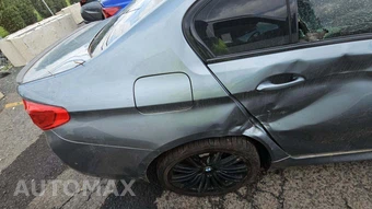 2020 BMW 5 Series Sedan M550i xDrive - miniatura 33