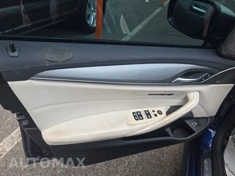 2020 BMW 5 Series Sedan M550i xDrive - miniatura 9