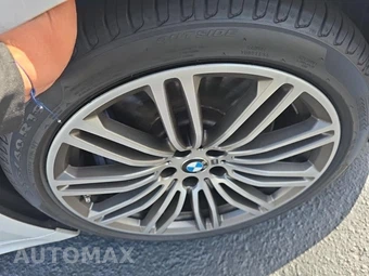 2020 BMW 5 Series Sedan M550i xDrive - miniatura 9