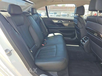 2020 BMW 7 Series Sedan 740i - miniatura 13