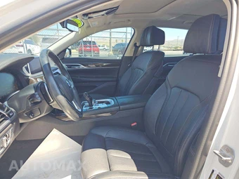 2020 BMW 7 Series Sedan 740i - miniatura 3