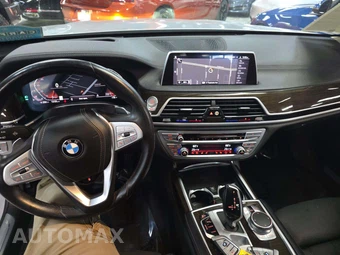 2020 BMW 7 Series Sedan 740i - miniatura 10