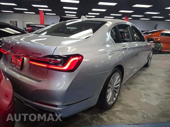 2020 BMW 7 Series Sedan 740i - miniatura 3