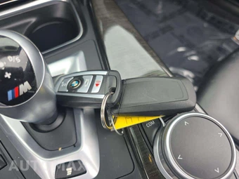 2020 BMW M4 Convertible - miniatura 5
