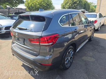 2020 BMW X1 Sports Activity Vehicle xDrive28i - miniatura 3