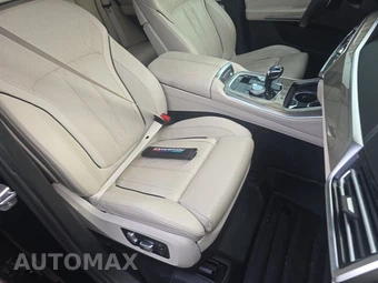 2020 BMW X5 Sports Activity Vehicle M50i - miniatura 8