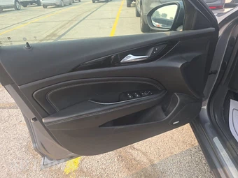 2020 Buick Regal Sportback Essence Hatchback 1SL - miniatura 9