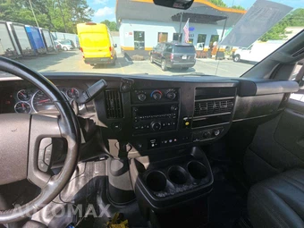 2020 Chevrolet Express 2500 Cargo Van 1WT 135.2" WB - miniatura 10