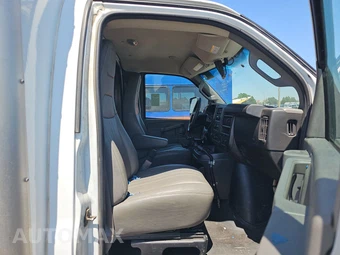 2020 Chevrolet Express 3500 Cutaway 1WT DRW - miniatura 8
