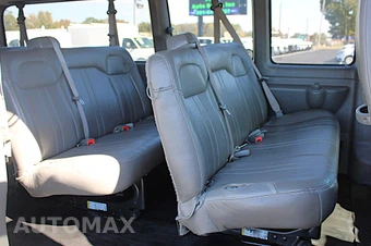 2020 Chevrolet Express 3500 Passenger Van LS 1LS 155.1" WB - miniatura 16