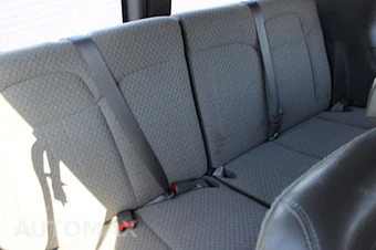 2020 Chevrolet Express 3500 Passenger Van LS 1LS 155.1" WB - miniatura 18
