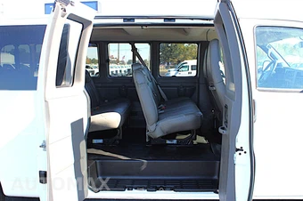 2020 Chevrolet Express 3500 Passenger Van LS 1LS 155.1" WB - miniatura 8