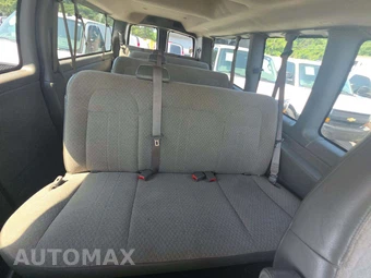 2020 Chevrolet Express 3500 Passenger Van LT 1LT 155.1" WB - miniatura 13