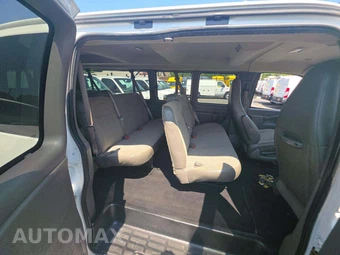 2020 Chevrolet Express 3500 Passenger Van LT 1LT 155.1" WB - miniatura 17
