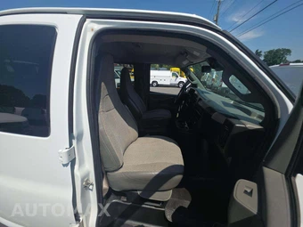 2020 Chevrolet Express 3500 Passenger Van LT 1LT 155.1" WB - miniatura 19