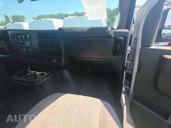 2020 Chevrolet Express 3500 Passenger Van LT 1LT 155.1" WB - miniatura 20