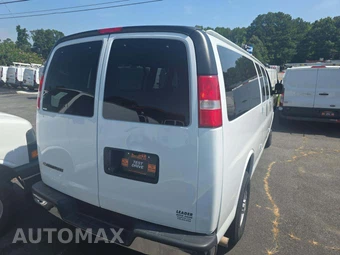2020 Chevrolet Express 3500 Passenger Van LT 1LT 155.1" WB - miniatura 3
