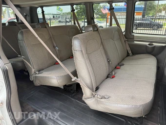2020 Chevrolet Express 3500 Passenger Van LT 1LT 155.1" WB - miniatura 16