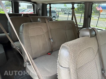 2020 Chevrolet Express 3500 Passenger Van LT 1LT 155.1" WB - miniatura 17