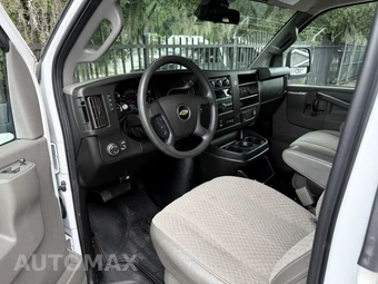 2020 Chevrolet Express 3500 Passenger Van LT 1LT 155.1" WB - miniatura 13