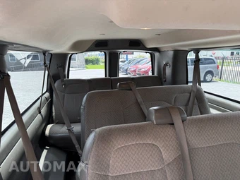 2020 Chevrolet Express 3500 Passenger Van LT 1LT 155.1" WB - miniatura 18