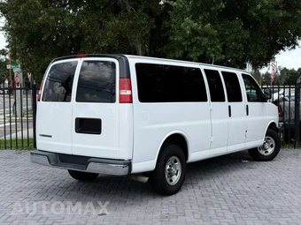 2020 Chevrolet Express 3500 Passenger Van LT 1LT 155.1" WB - miniatura 4