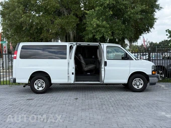 2020 Chevrolet Express 3500 Passenger Van LT 1LT 155.1" WB - miniatura 8