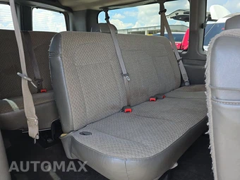 2020 Chevrolet Express 3500 Passenger Van LT 1LT 155.1" WB - miniatura 14
