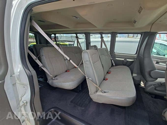 2020 Chevrolet Express 3500 Passenger Van LT 1LT 155.1" WB - miniatura 15