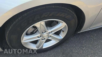 2020 Chevrolet Malibu LS 1FL – miniatura 26
