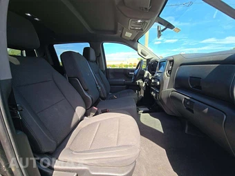 2020 Chevrolet Silverado 1500 Custom Crew Cab Short Bed 1CX - miniatura 15