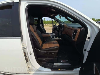 2020 Chevrolet Silverado 2500HD High Country Crew Cab Medium Bed - miniatura 17