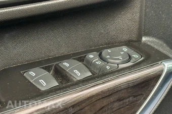 2020 Chevrolet Silverado 2500HD LTZ Crew Cab Medium Bed 1LZ - miniatura 25