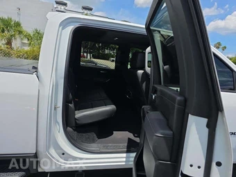 2020 Chevrolet Silverado 3500HD LTZ Crew Cab Long Bed 1LZ DRW - miniatura 16