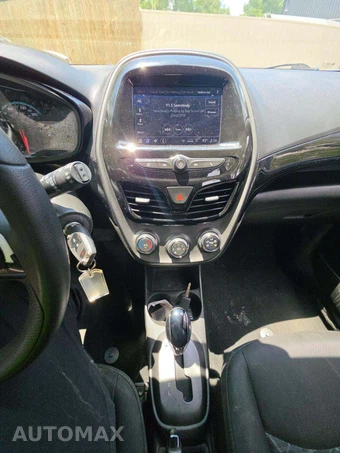 2020 Chevrolet Spark 1LT 1SD - miniatura 10