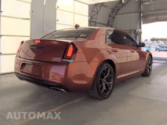 2020 Chrysler 300 Touring – miniatura 4