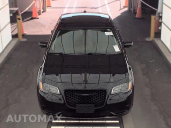2020 Chrysler 300 Touring – miniatura 2