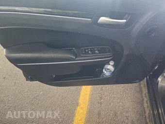 2020 Chrysler 300 Touring – miniatura 9