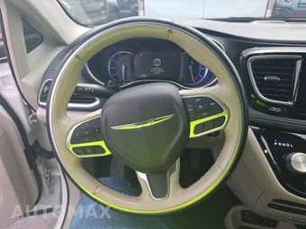 2020 Chrysler Pacifica Hybrid Limited 121.6" WB - miniatura 10