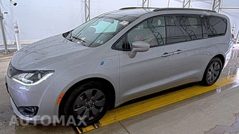 2020 Chrysler Pacifica Hybrid Touring L 121.6" WB