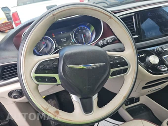 2020 Chrysler Pacifica Limited 121.6" WB - miniatura 10