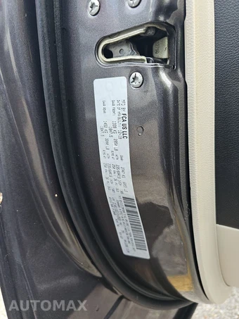 2020 Chrysler Pacifica Limited 121.6" WB - miniatura 15