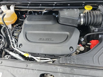 2020 Chrysler Pacifica Limited 121.6" WB - miniatura 16
