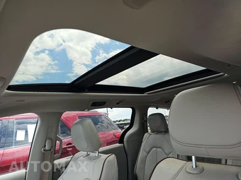 2020 Chrysler Pacifica Limited 121.6" WB - miniatura 18