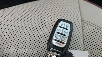 2020 Chrysler Pacifica Limited 121.6" WB - miniatura 20